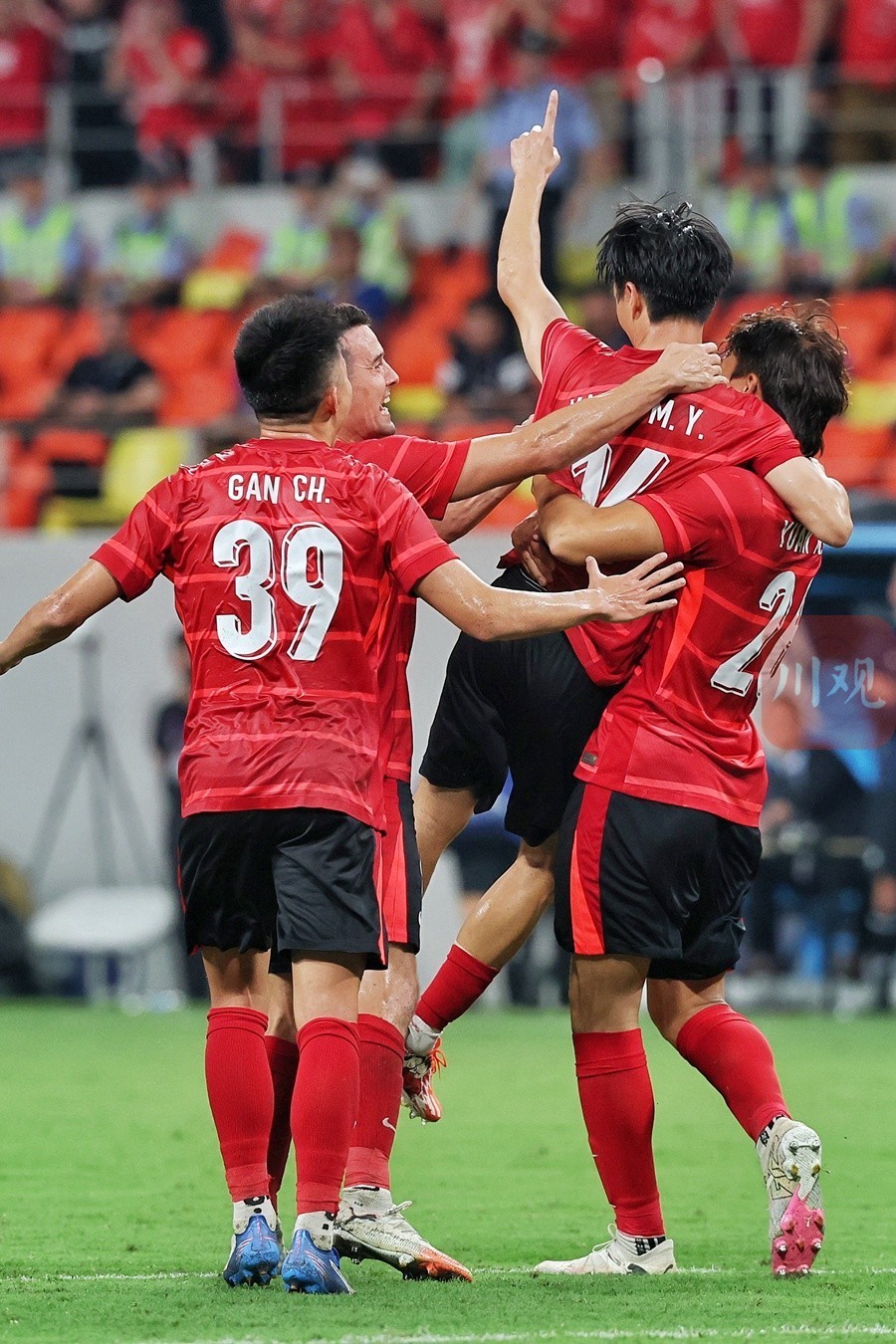 雷速体育中国包含亚冠冲刺阶段再迎强敌，成都蓉城外线爆发，主帅态度——震撼外界，身体对抗强度拉满的词条