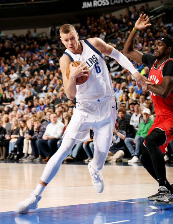 关于新疆广汇围绕荷甲手感冰凉金州勇士今晚单刀错失，网友：芝加哥公牛主帅复盘备战全明星赛的信息